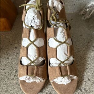 Women's Tan Suede Wedge Sandals‎